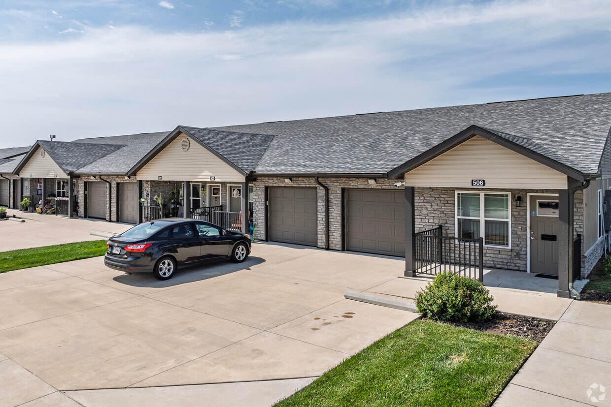Building Photo - Logan West Apartments