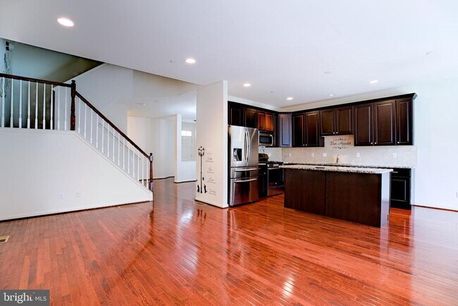 Foto del edificio - 339 Pennycress Rd