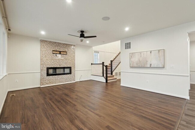Foto del edificio - 7810 Bexley Ln