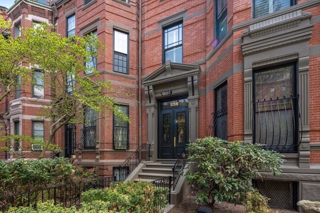 Building Photo - 238 Marlborough St