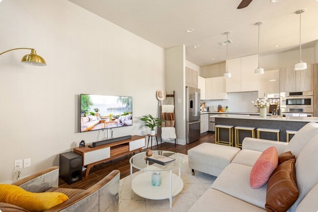 Photo - 1817 N Saint Marys St Townhome