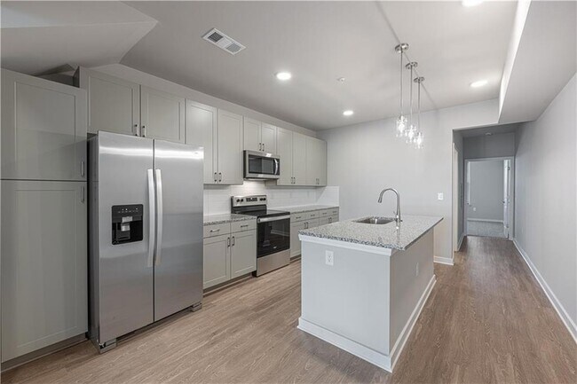 Building Photo - 4484 Marietta St