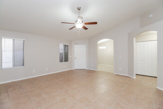 Building Photo - 118 W Tumbleweed Ct