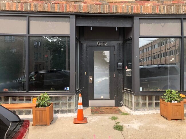 Building Photo - 5312 W Vliet St