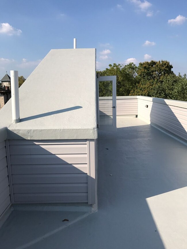 Foto del edificio - Bi-level 2fl 3fl 4B3B unit | Walking dista...