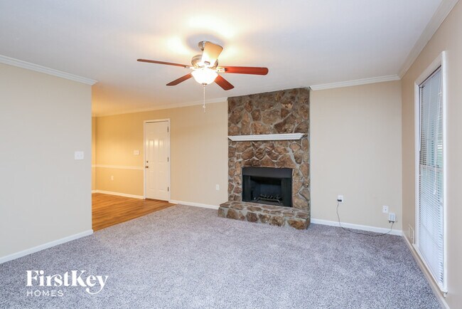 Building Photo - 4010 Hidden Oak Ln
