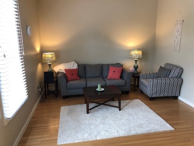 Foto del edificio - 1 Bedroom, 1 Bathroom Condo w/ Secure Parking Garage - Walk to Vandy, Belmont & Hillsboro Village