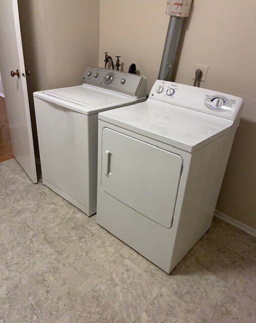 Foto del edificio - 710 Saint Andrews Ln