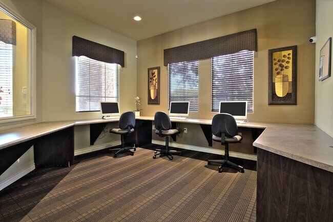 Foto del edificio - Arbor Pointe