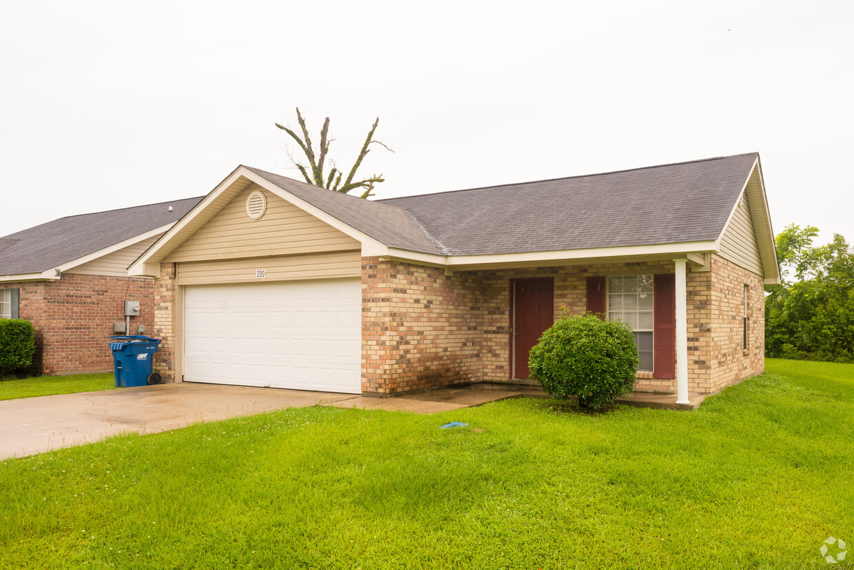 Breaux Bridge Apartments