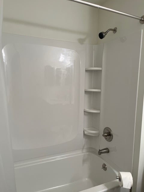 Shower - 603 Poplar Ct