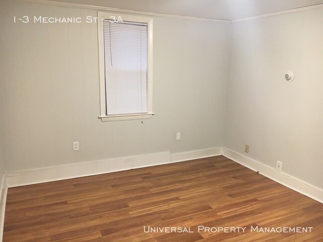 Building Photo - One Bedroom Walking Distance to Downtown