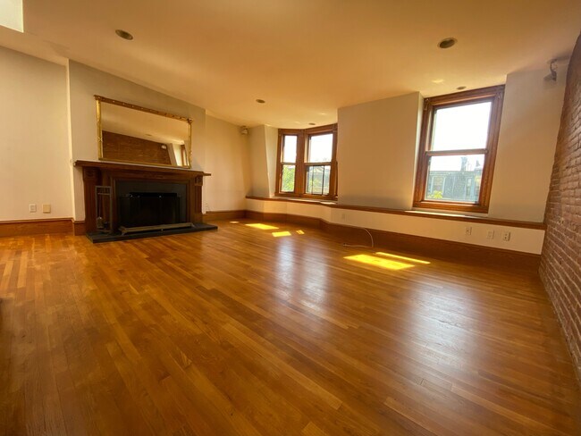 Building Photo - 15 Holyoke St