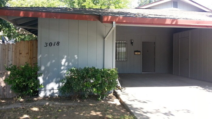 Primary Photo - Great 2 Bedroom/1 Bath Duplex in Arden-Arc...