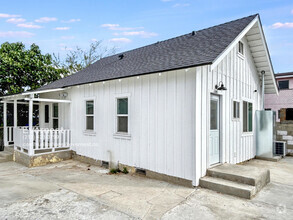 Building Photo - 3048 Guirado St