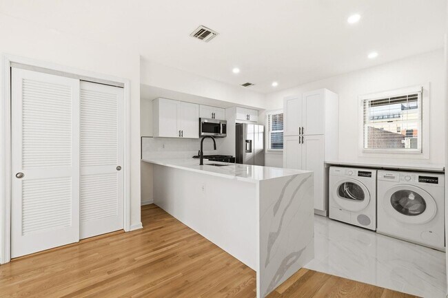 Photo - 312 Washington St House