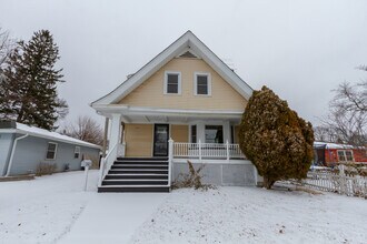 Building Photo - 129 W Stimmel St