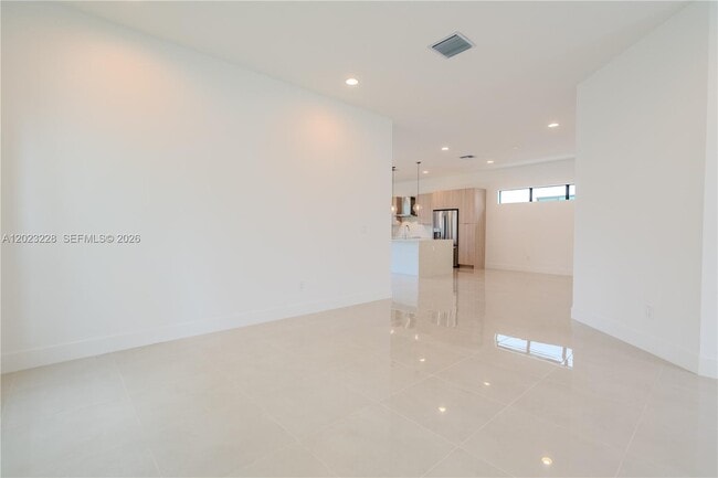 Building Photo - 1427 SW 23rd St