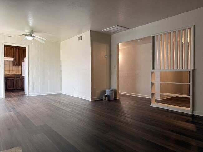 Foto del edificio - Available NOW! 4/2 With New Exterior Paint!!