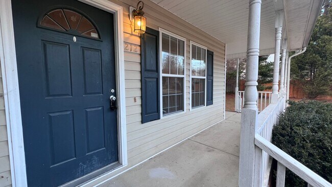 Building Photo - 212 Walnut Creek Dr