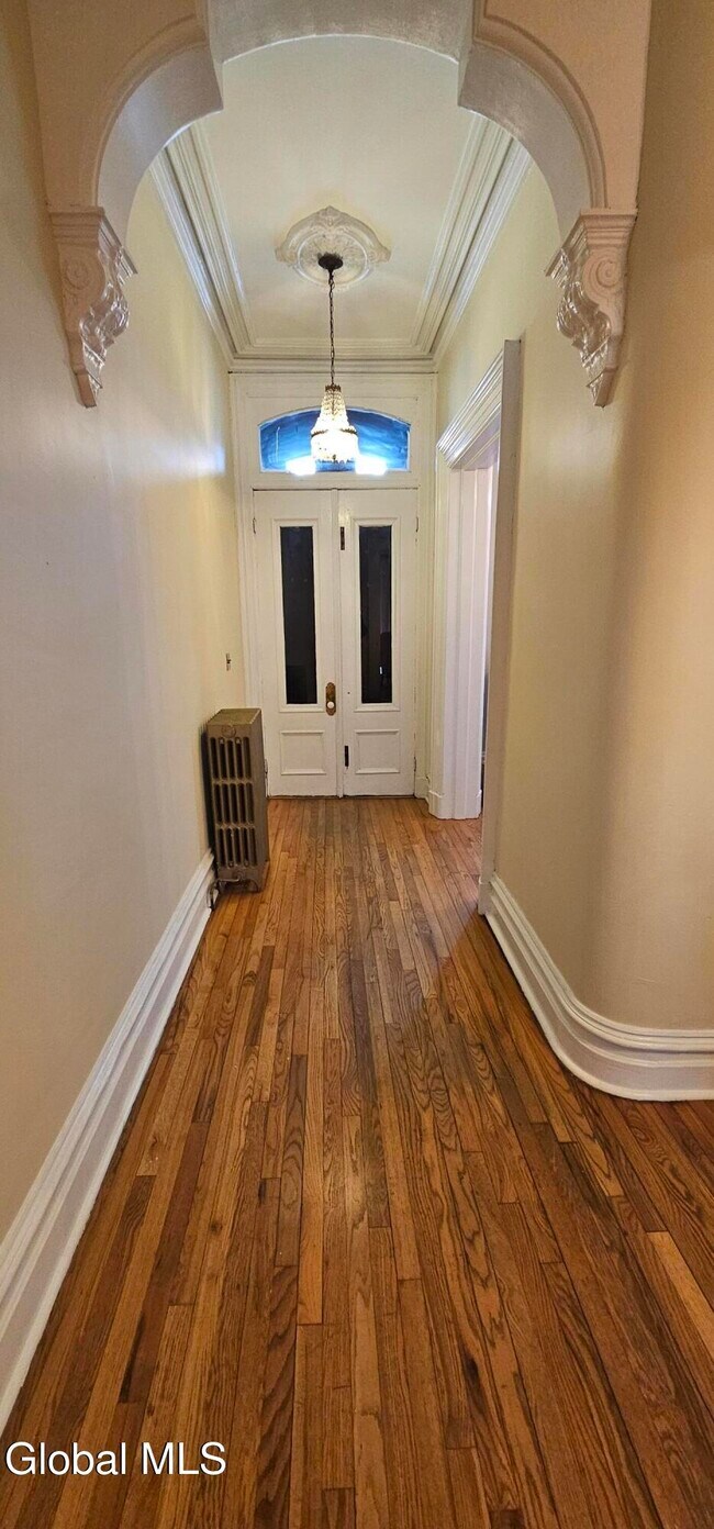 Foto del edificio - 44 Clinton Ave