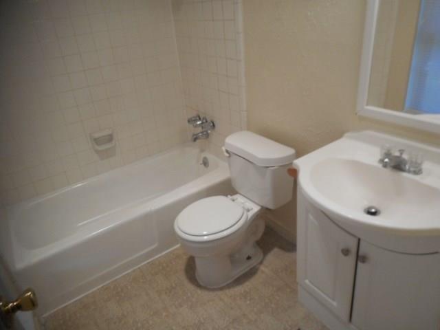 Building Photo - 1405 Taperwicke Dr