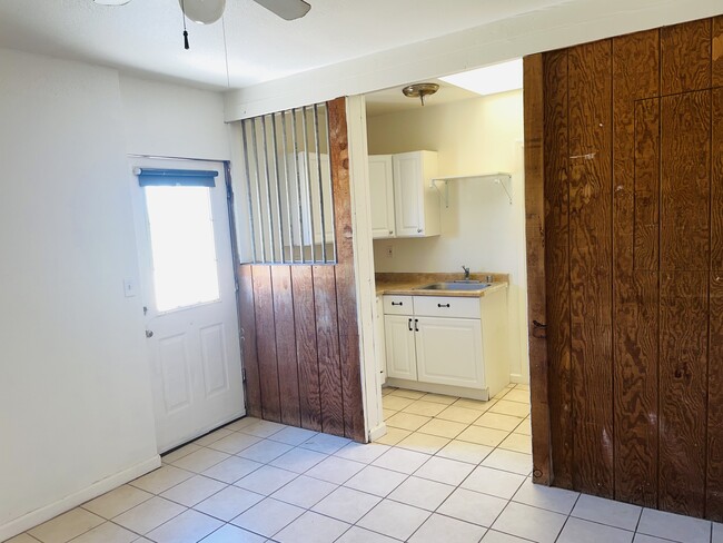Building Photo - Chateau Meroux Apartment