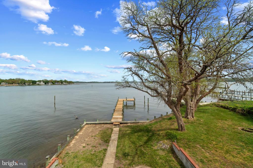 Primary Photo - 1072 River Bay Rd