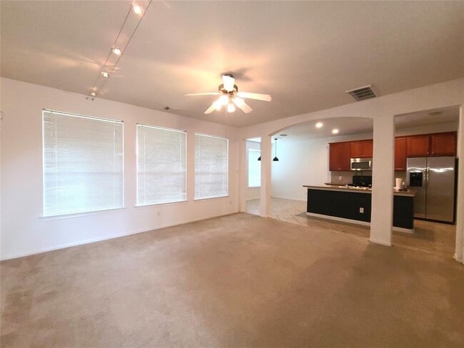 Building Photo - 119 Benedict Canyon Loop