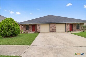 Building Photo - 2706 Lucille Dr