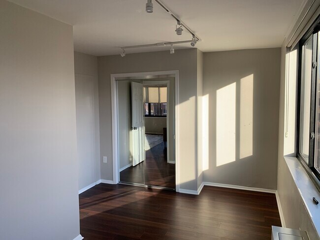 Foto del edificio - 2030 F St NW