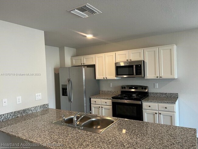 Foto del edificio - 1452 Stone Ridge Cir