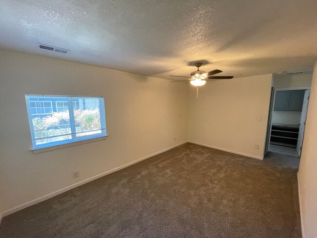 Foto del edificio - 3 Bed 2 Bath Single Family Home In Concord