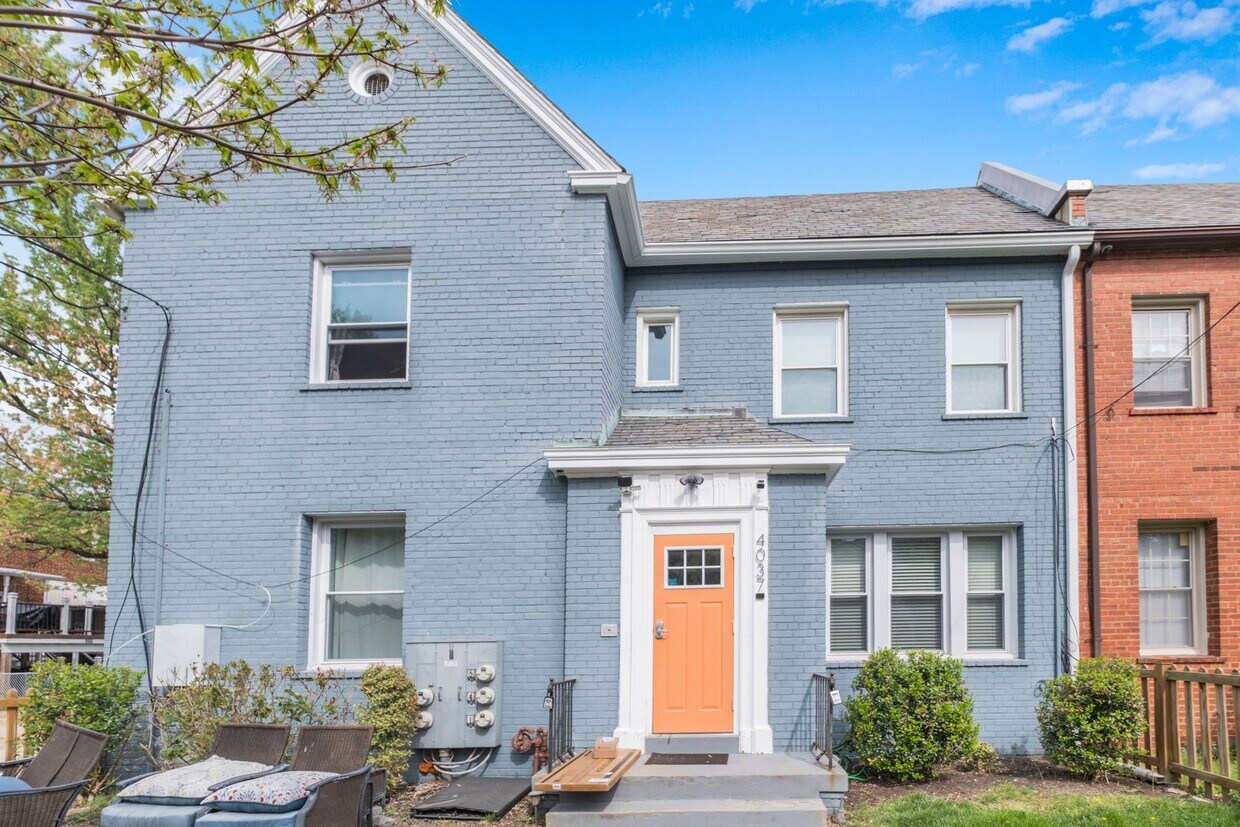 Charming 2 BR/1 BA Apartment in Brookland! - Charming 2 BR/1 BA Apartment in Brookland!