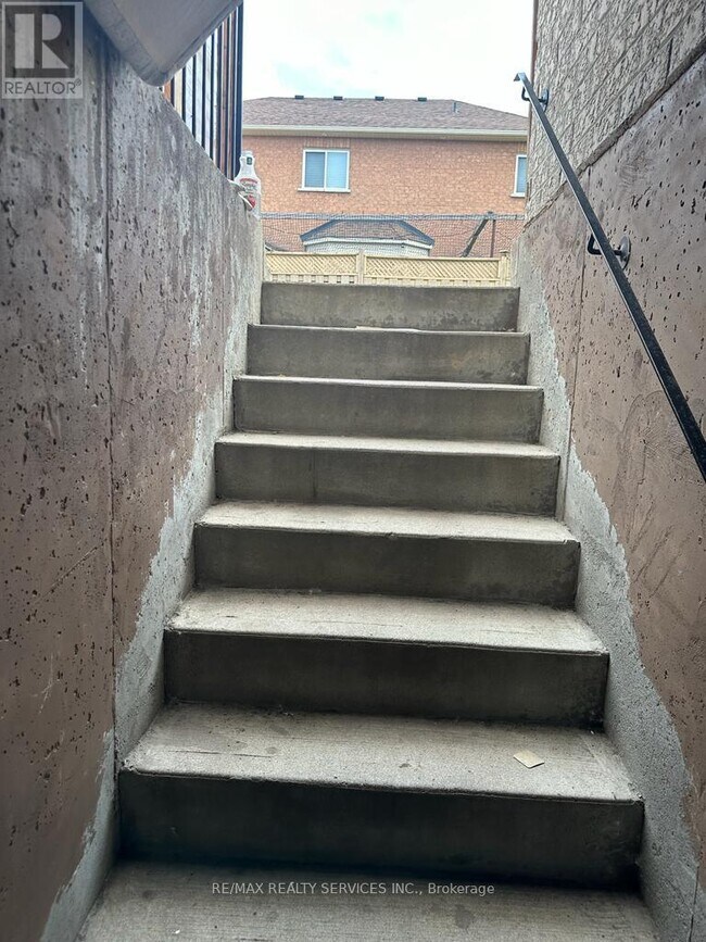 Building Photo - 17 Eagle Plains Dr