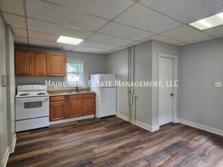Building Photo - 139 Oak St