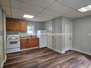 Building Photo - 139 Oak St