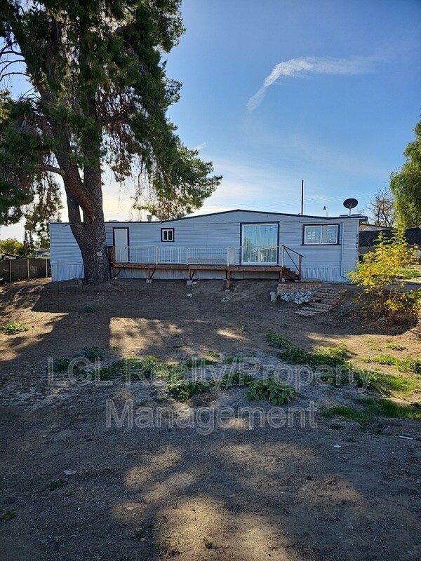 Primary Photo - 21465 Club Dr