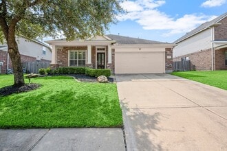 Building Photo - 14707 Oaks Crossing Ln