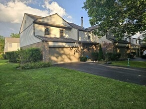 Building Photo - 7S341 Augusta Ln