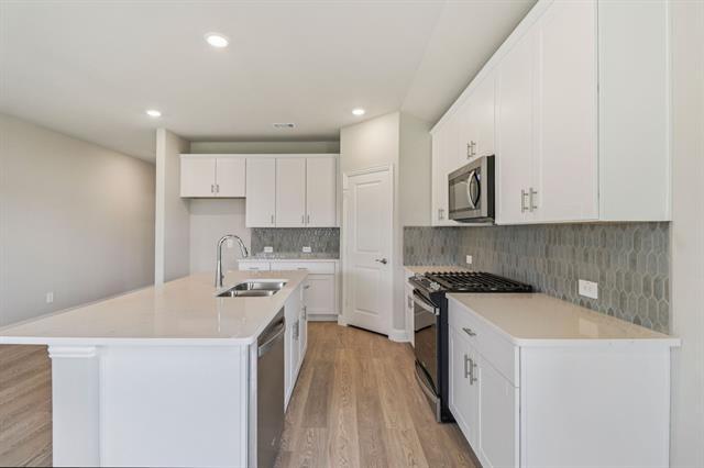 Foto del edificio - 530 Castle Rd