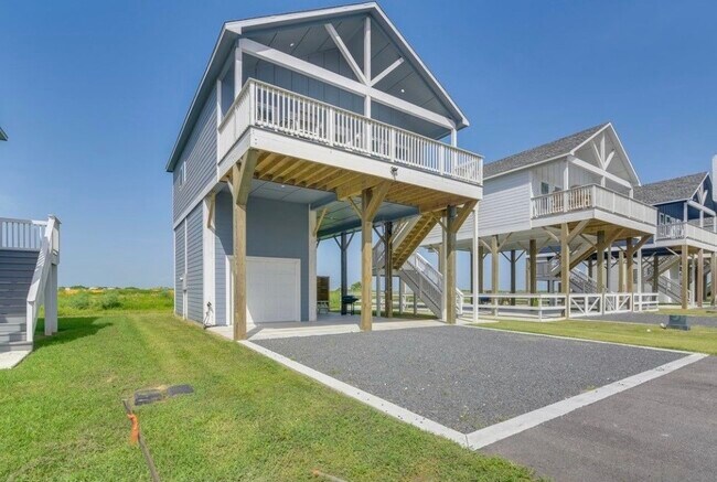 Building Photo - 1049 Sunset Cir