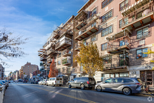 Foto del edificio - 505 Flushing Ave