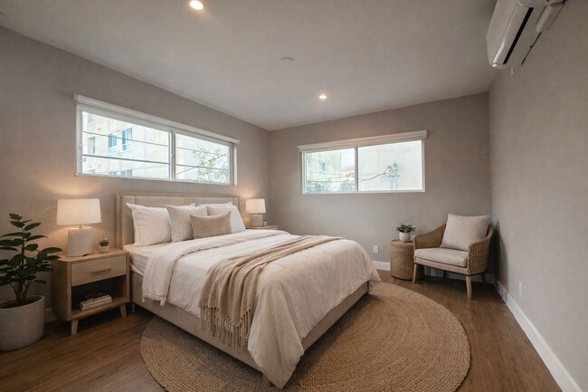 Building Photo - 1307 Tamarind Ave