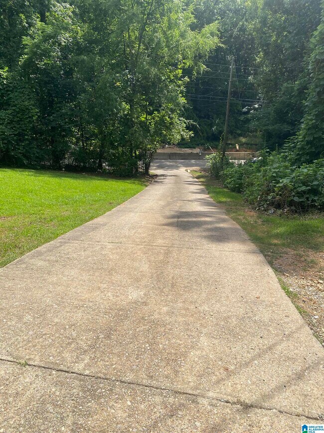 222 Polly Reed Rd NE, Center Point, AL 35215 House Rental in Center