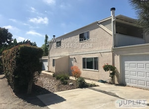 Building Photo - 842 Bonita Dr