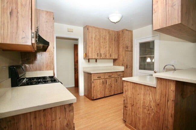 Building Photo - Single Level Home in Great Area!