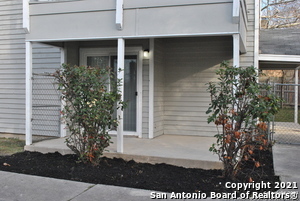 Foto del edificio - 7528 Windsor Oaks