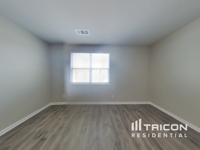 Foto del edificio - 5351 Owens Ln