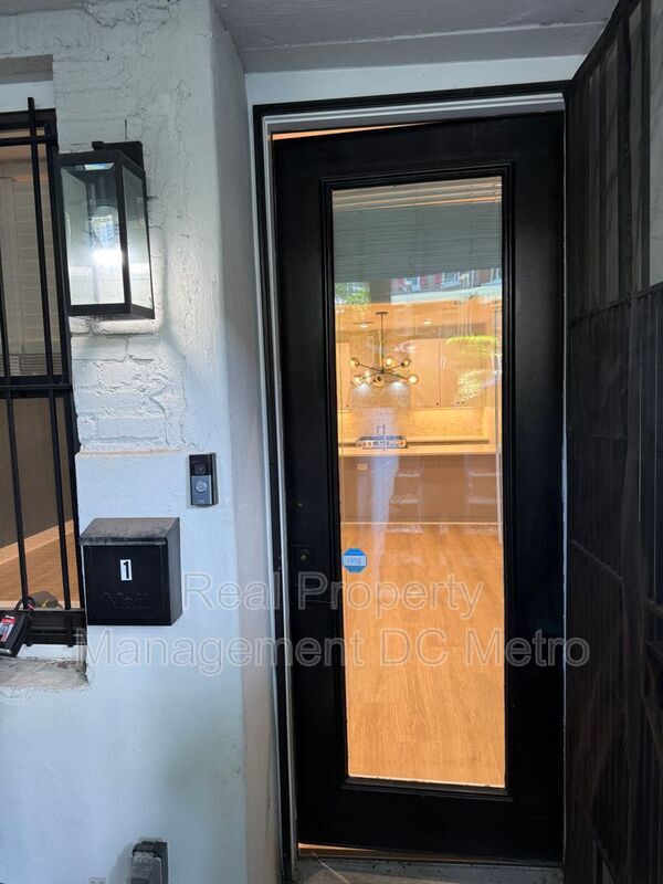 Foto del edificio - 1331 Taylor St NW